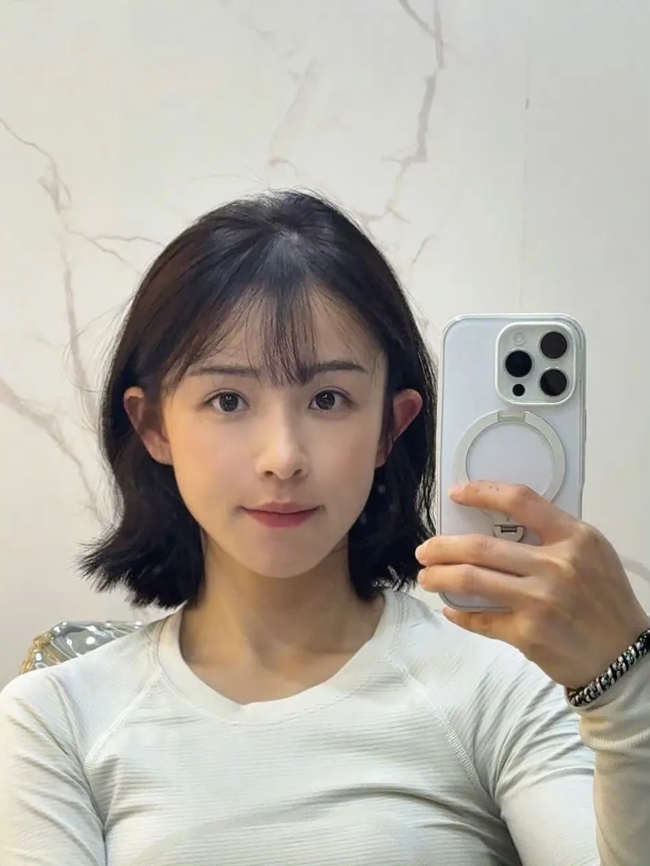 周二珂称自己已经财富自由,靠利息过日子,不想直播给自己太大压力,网友热评:看来以前主播是真赚啊!