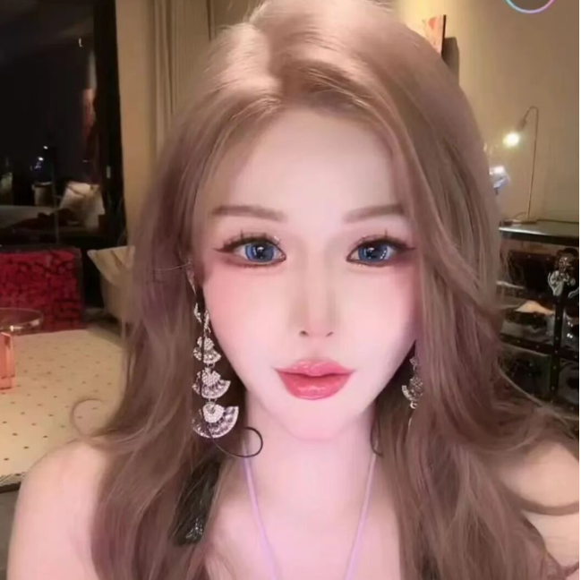 女主播直言擦边引来的都是屌丝!自己要“擦高级边”吸引有实力的人,网友:你说这话你笑没?