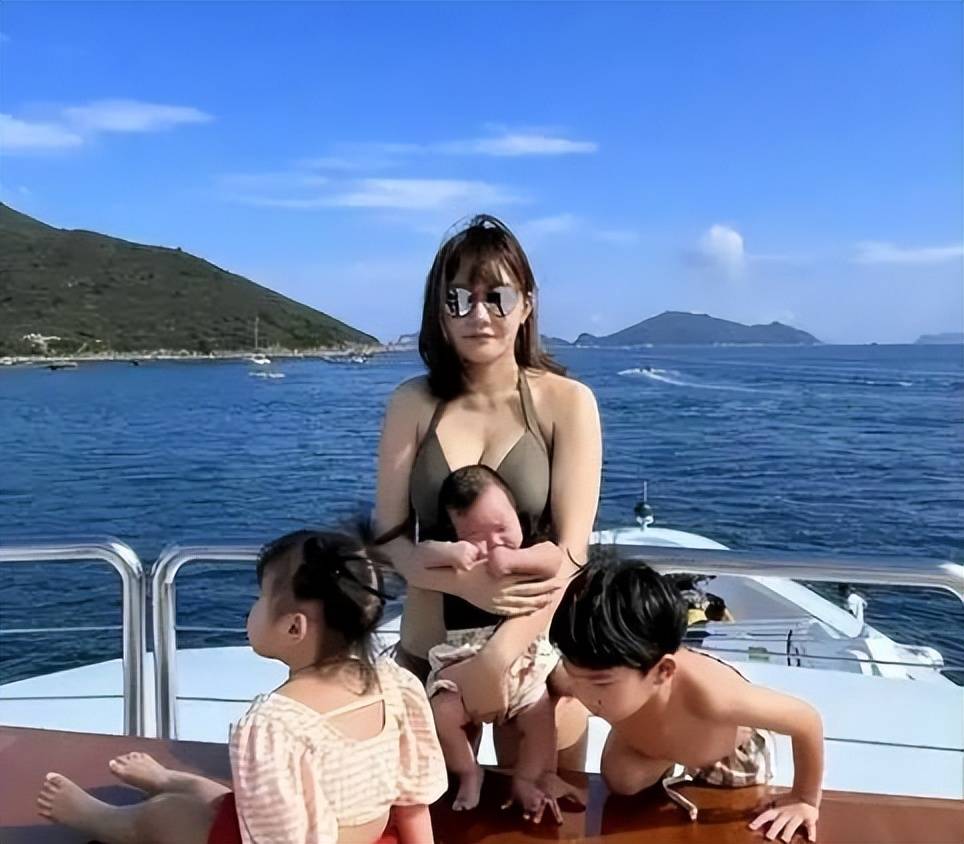 67岁港富商婚外情9年 网红生4胎 原配不知
