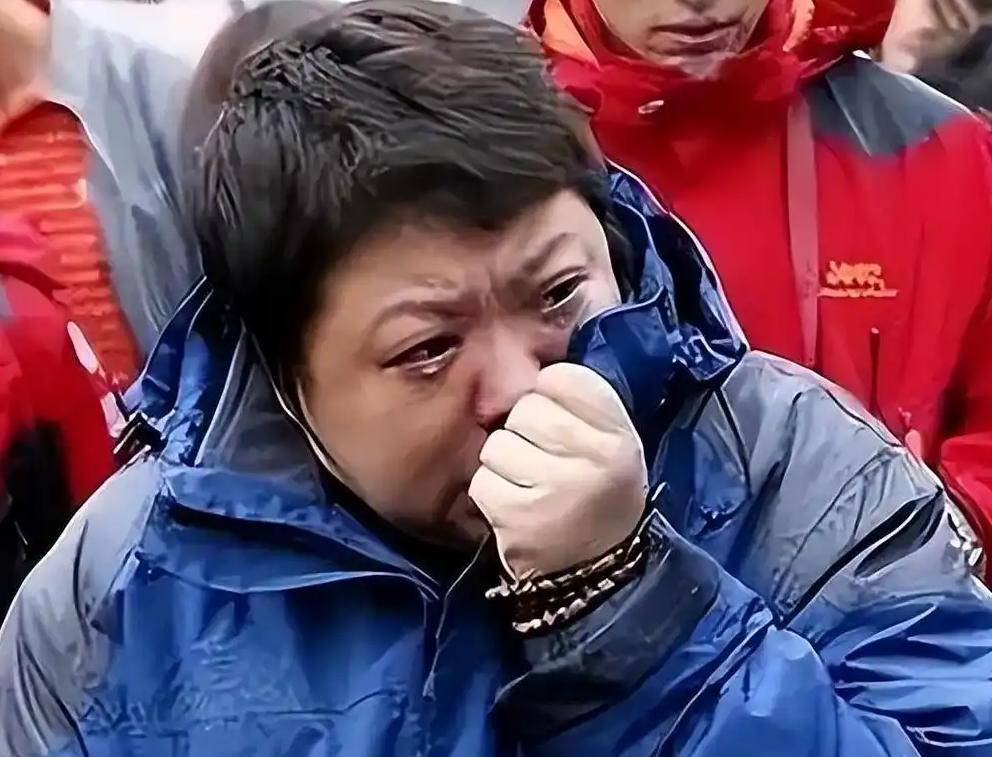 六月连曝5大瓜:国外生子、封禁、双胎、韩红最意外