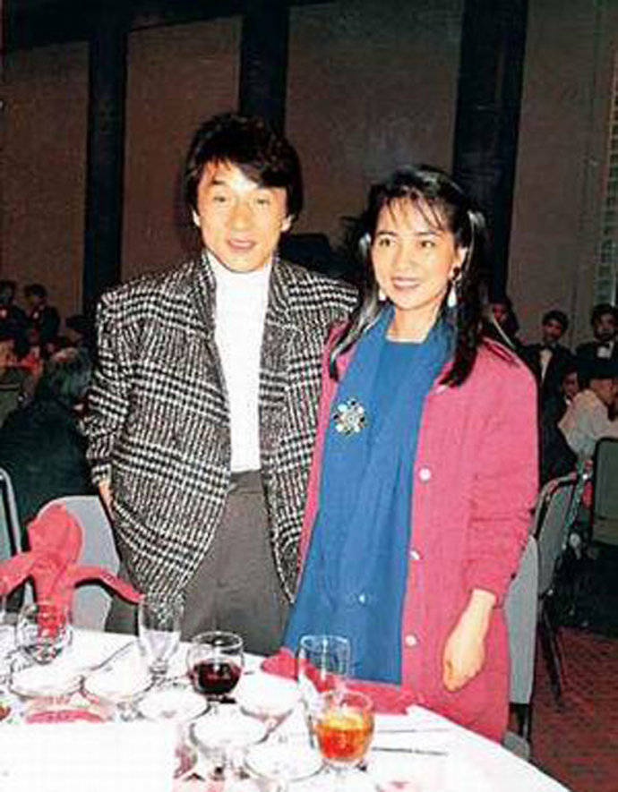 吴绮莉曝成龙拒认女内幕:从未要求亲子鉴定