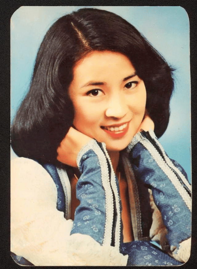 吴绮莉曝成龙拒认女内幕:从未要求亲子鉴定