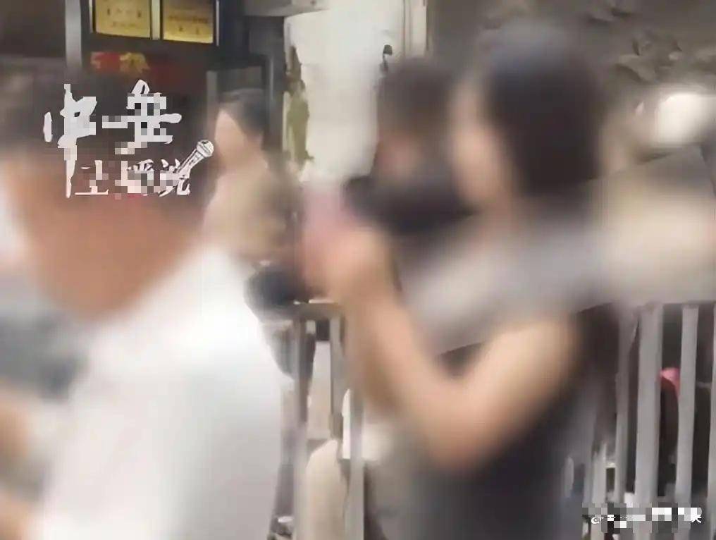 湖南铁笼摆拍事件:多名相关人员落网