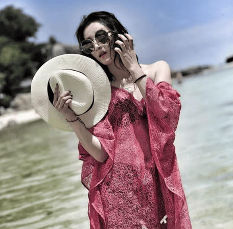 空姐女友怒曝张殿菲:约炮出轨家暴吸毒
