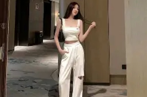 鹿晗工作室辟谣出轨传闻：造谣者须担责