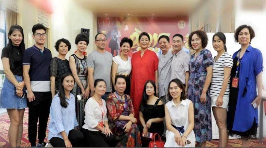 倪萍屡错且害人,名利难救