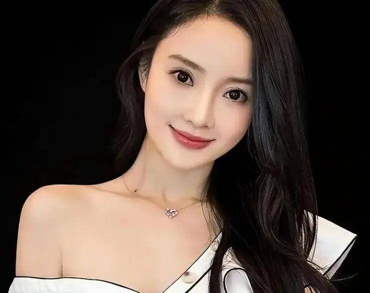 一时糊涂毁半生！李小璐婚姻事业崩塌，女儿买单