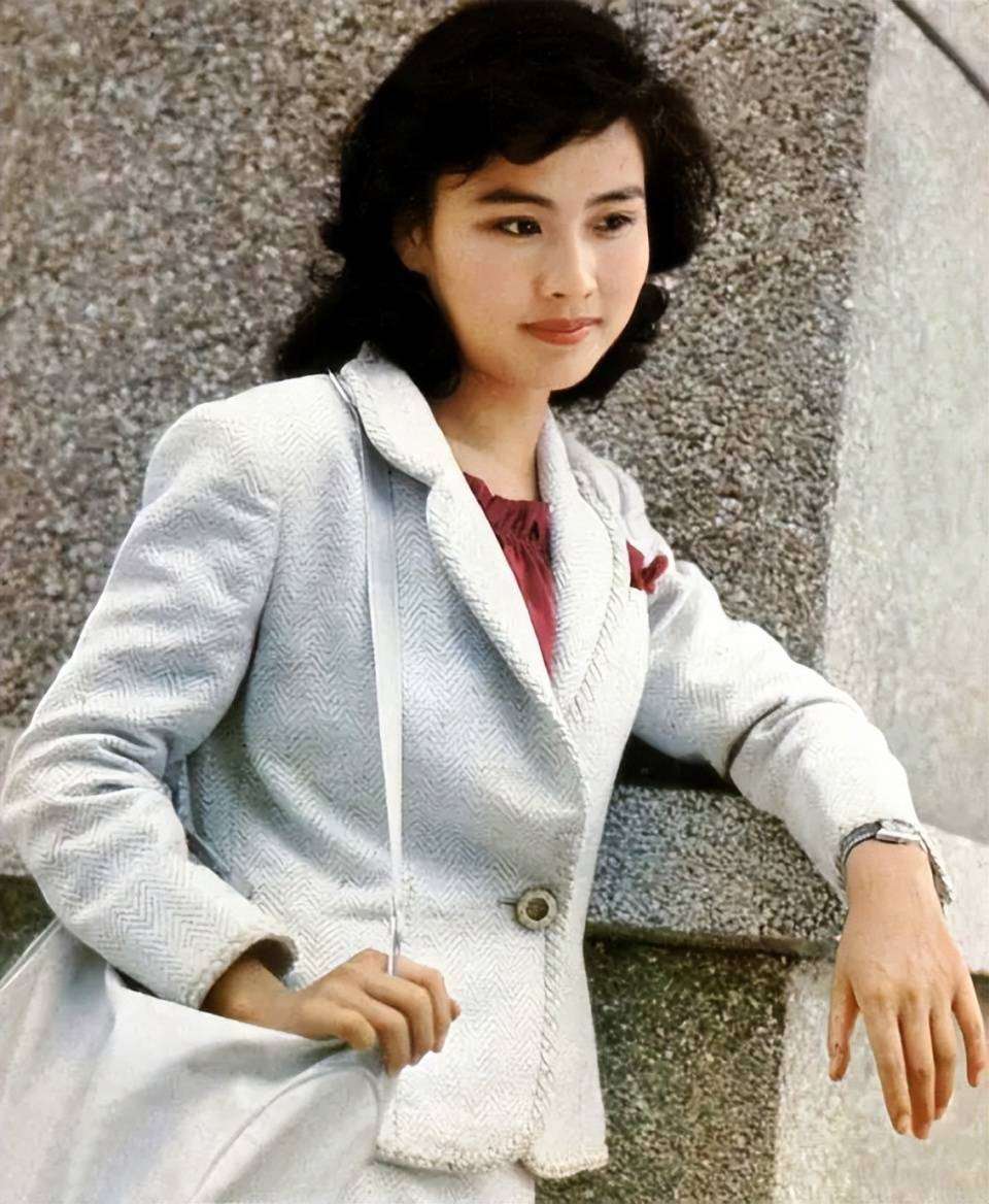四位女星失败婚姻：从出轨反咬到含恨而终