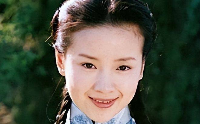 内娱忘拉窗帘魔咒:从董洁王大治到周也,14年重蹈覆辙