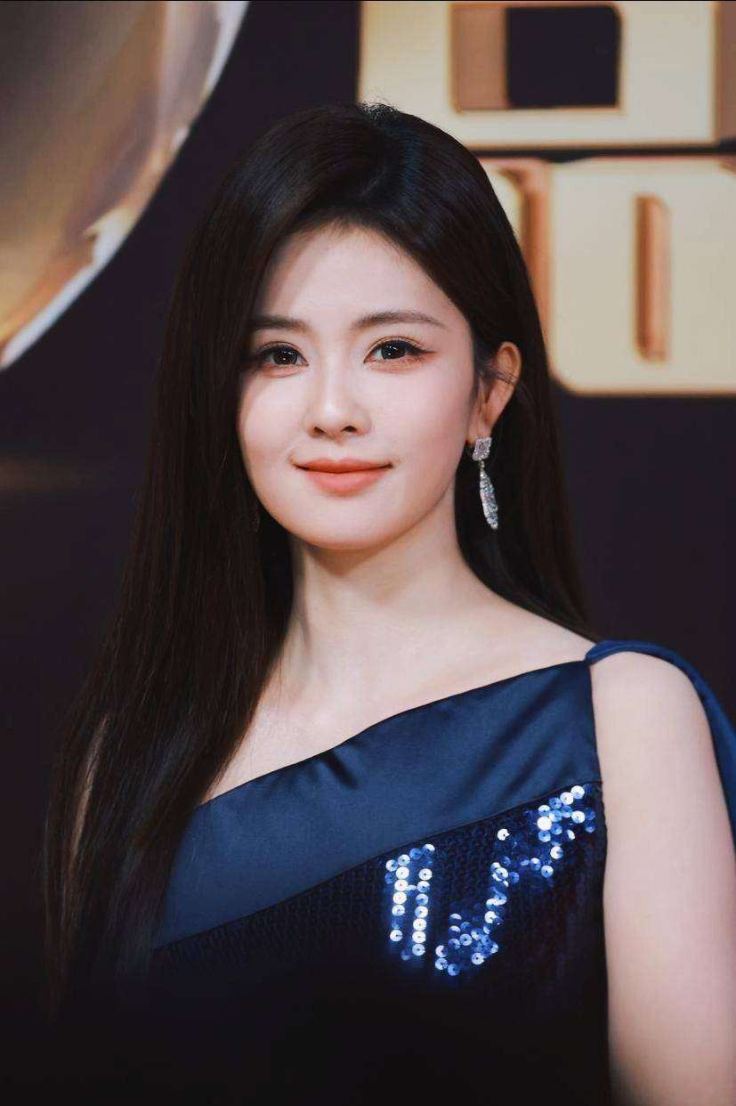 白鹿女汉子人设翻车:网友质疑又当又立