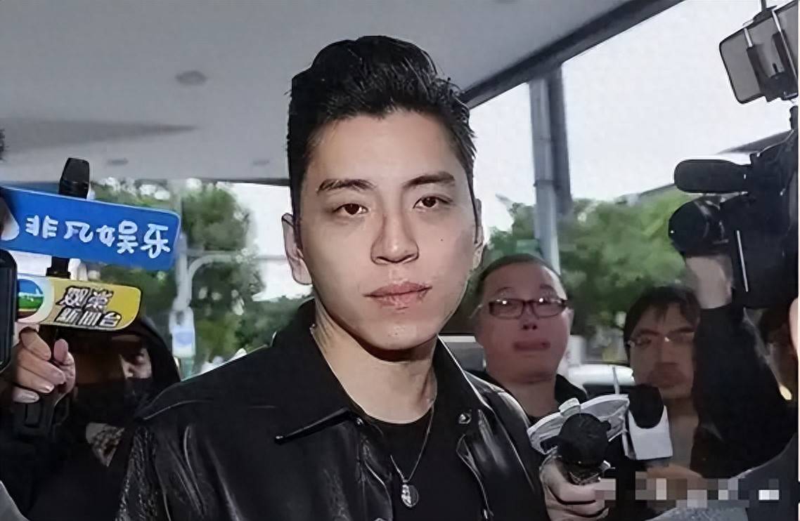 顶流男星人设崩塌！镜头前后两副面孔