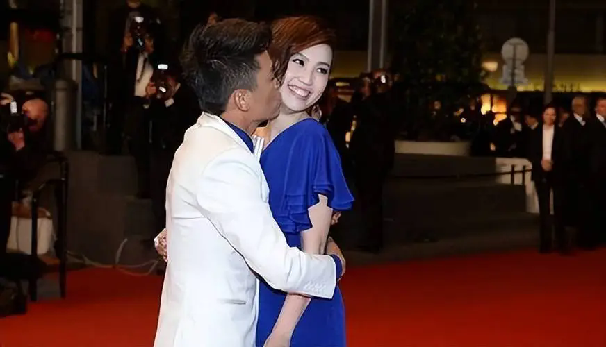 马蓉移民生活:38岁马蓉金发颜值